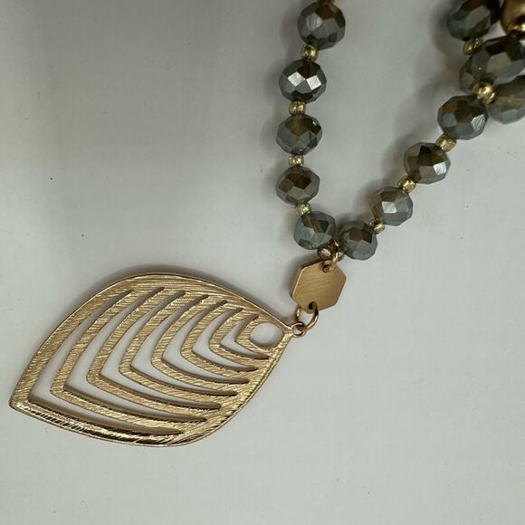 ETE Leaf Beaded Long Pendant Necklace Stud Ball Earrings Set NWT Gold tone grey - Picture 8 of 12